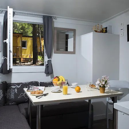 Hotel Mobile Homes Basko Polje 3*